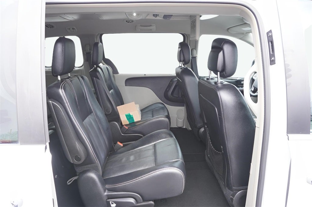 2015 Chrysler Town & Country Touring-L