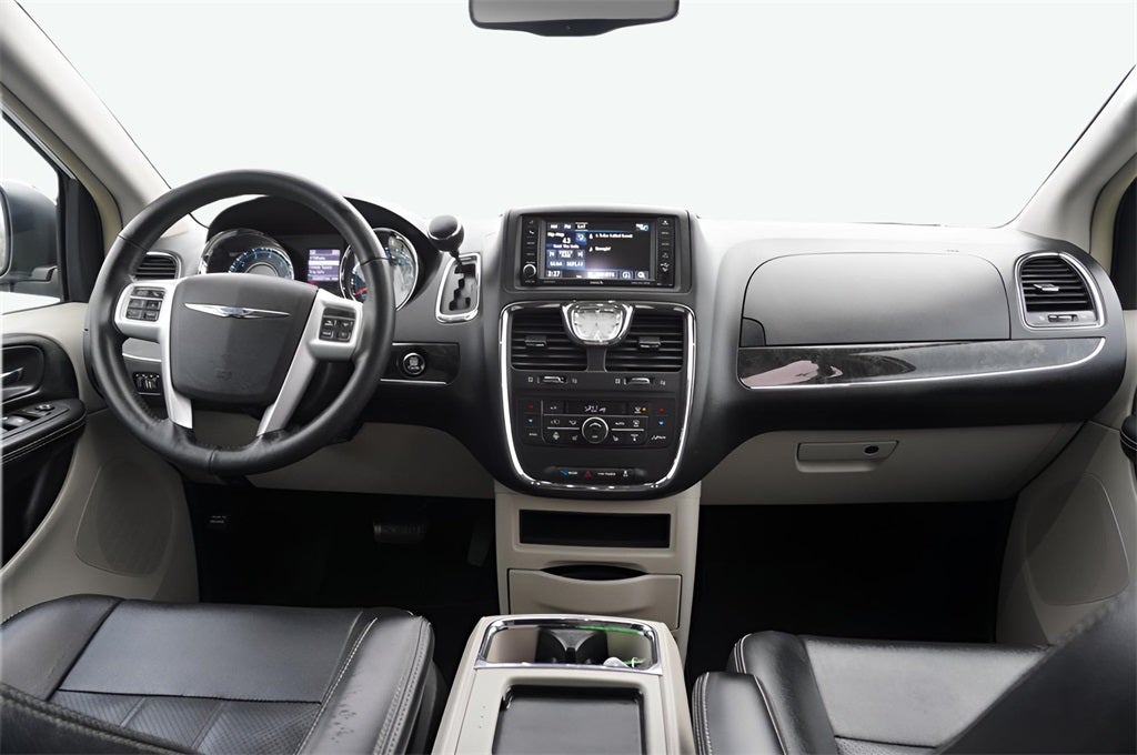 2015 Chrysler Town & Country Touring-L