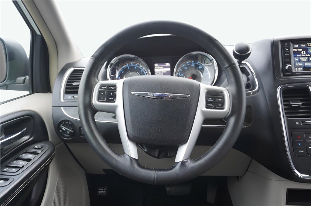 2015 Chrysler Town & Country Touring-L