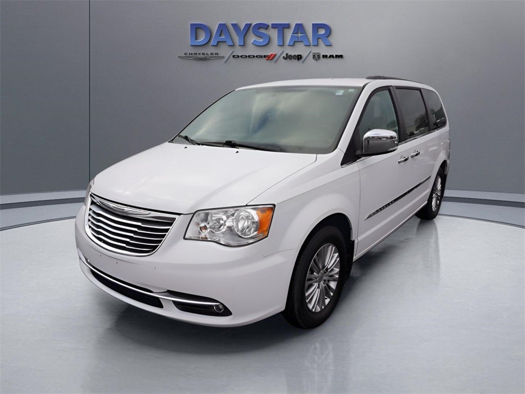 2015 Chrysler Town & Country Touring-L