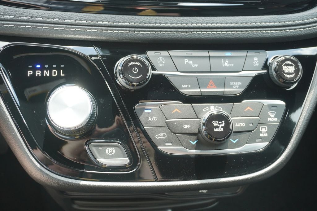 2027 Chrysler Pacifica PACIFICA SELECT AWD