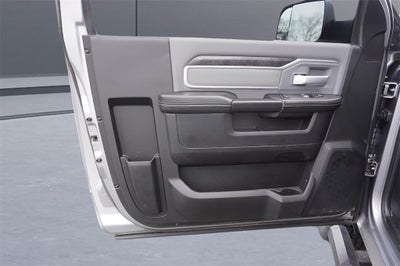 2022 RAM 3500 Big Horn Regular Cab 4x4 8' Box