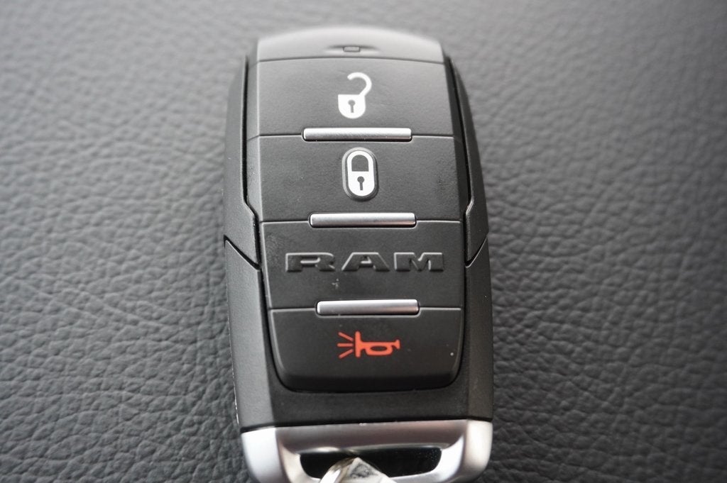 2026 RAM Ram 3500 RAM 3500 TRADESMAN CREW CAB 4X4 6'4' BOX