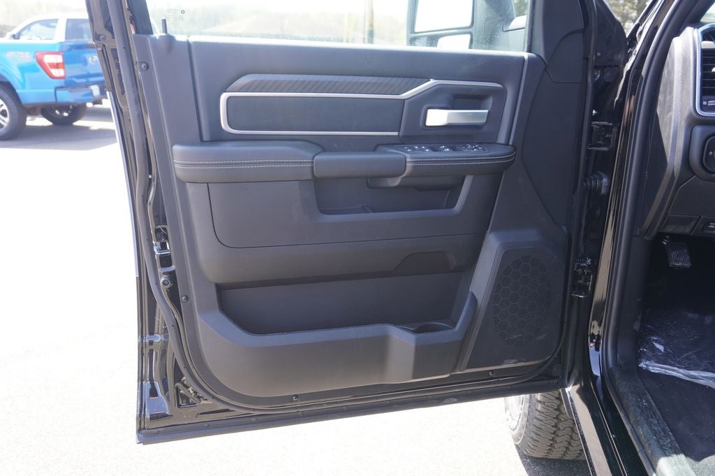 2026 RAM Ram 3500 RAM 3500 BIG HORN CREW CAB 4X4 6'4' BOX