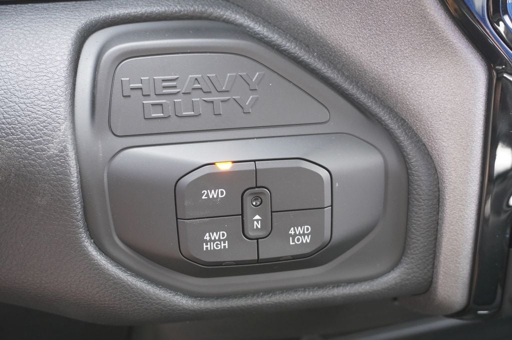 2026 RAM 2500 RAM 2500 BLACK EXPRESS CREW CAB 4X4 6'4' BOX