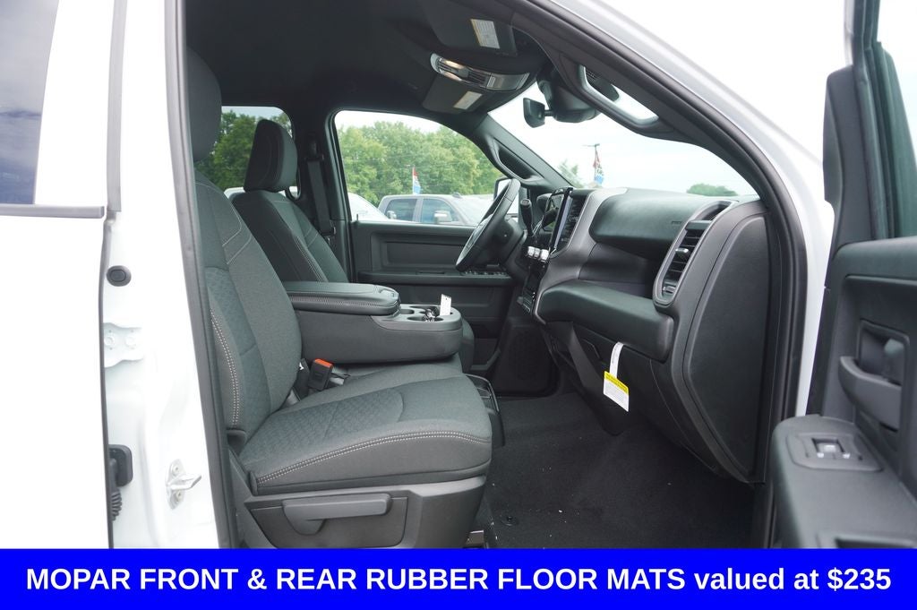 2026 RAM 2500 RAM 2500 BLACK EXPRESS CREW CAB 4X4 6'4' BOX