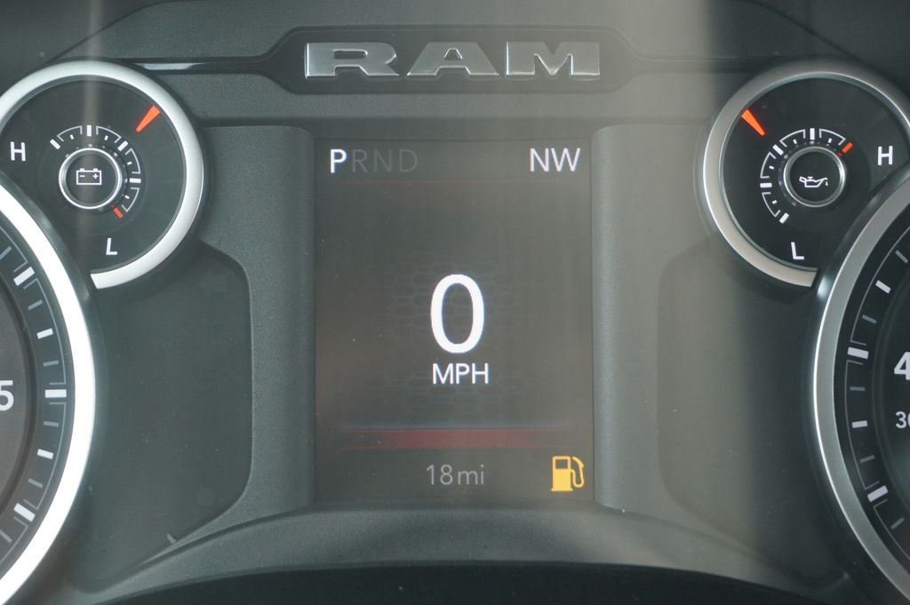 2026 RAM Ram 2500 RAM 2500 BLACK EXPRESS CREW CAB 4X4 6'4' BOX