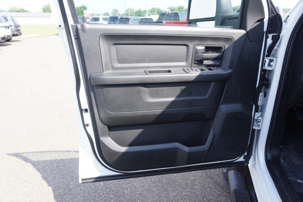 2026 RAM 2500 RAM 2500 BLACK EXPRESS CREW CAB 4X4 6'4' BOX