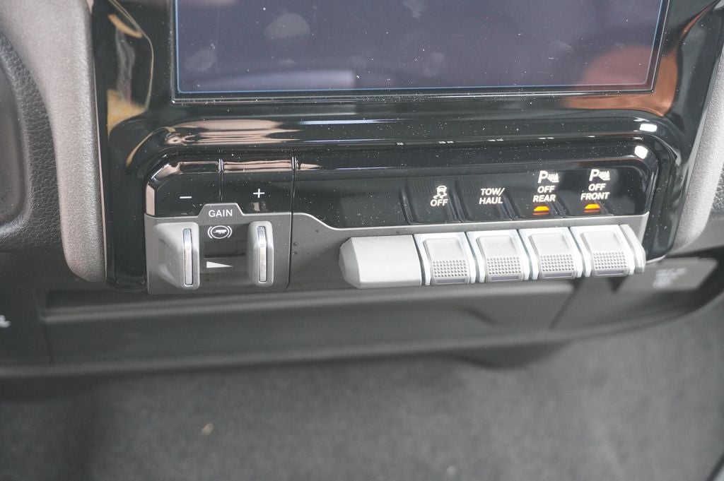 2026 RAM 2500 Black Express Crew Cab 4x4 6'4' Box