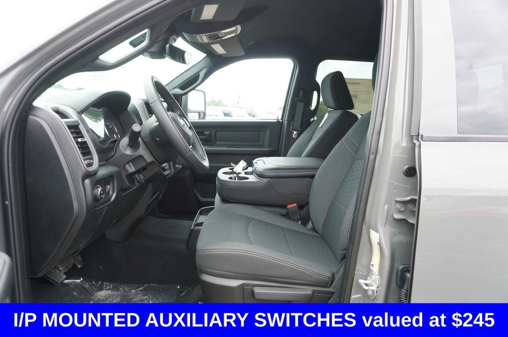 2026 RAM 2500 RAM 2500 BLACK EXPRESS CREW CAB 4X4 6'4' BOX