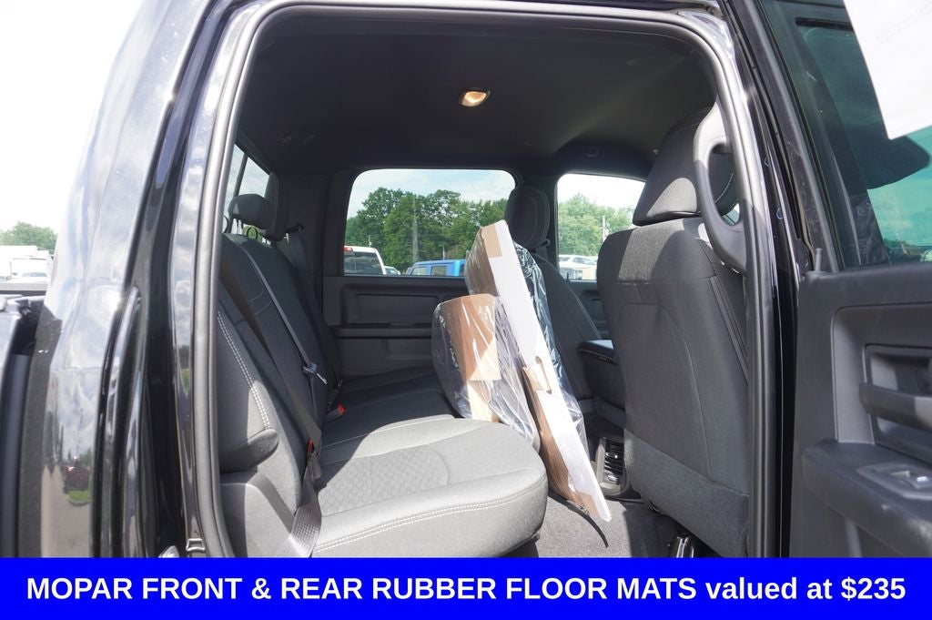 2026 RAM 2500 RAM 2500 BLACK EXPRESS CREW CAB 4X4 6'4' BOX