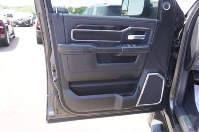 2022 RAM 2500 Laramie Crew Cab 4x4 6'4' Box