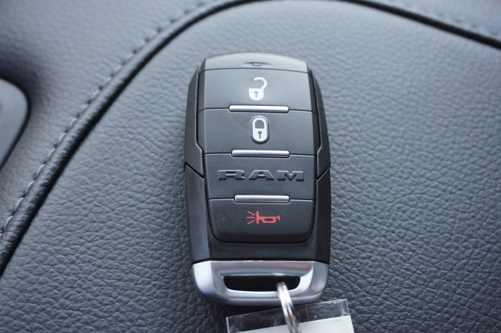 2026 RAM Ram 5500 Chassis Cab RAM 5500 TRADESMAN CHASSIS CREW CAB 4X4 84' CA